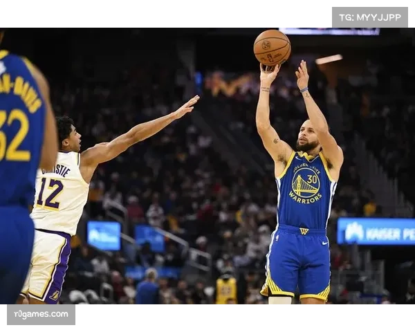 勇士新主场大通中心将升级地板传感器，用于追踪球员突破路线和速度数据